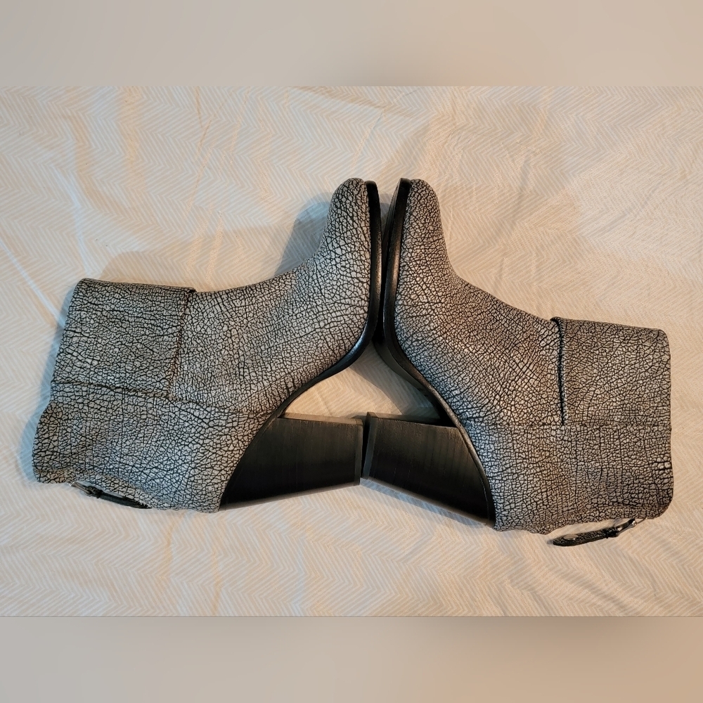 Rag & Bone Limited Edition Newbury Silver Gunmetal Metallic Ankle Bootie Size 8 - Picture 3 of 10